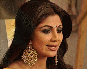 Shilpa Shetty turns 40, gets 'unbelievable' Bond-themed surprise