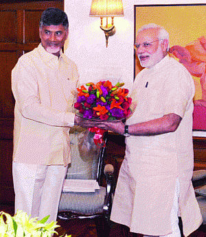 Naidu seeks probe into 'phone-tapping by TRS'