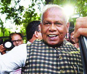 Manjhi meets Shah, to join NDA against  'unholy' JD(U)-RJD ties