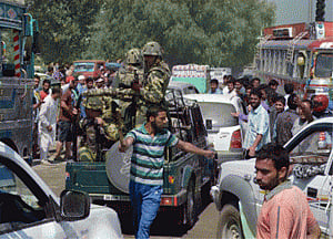 Omar leads NC's protest march against J&K govt in Srinagar