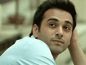 Pulkit Samrat admires Farhan Akhtar's entry in 'Dil Dhadakne Do'