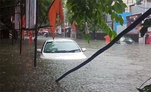 Heavy rains paralyse Mumbai, Maharashtra slows down