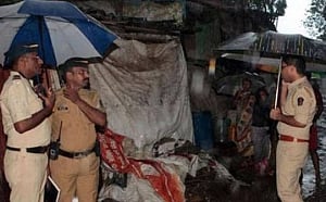 Mumbai hooch toll climbs to 84;four Excise officials suspended