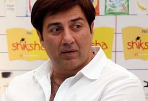Police complaint against Sunny Deol for abuses in 'Mohalla...'
