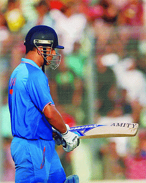 Defiant Dhoni