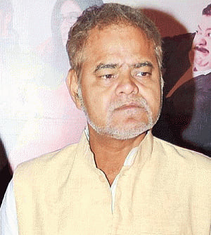 Rohit Shetty a lot like me: Sanjay Mishra