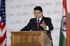 Co-passengers come out in support of Maharashtra CM Fadnavis
