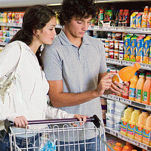 Do food labels make us eat healthy?