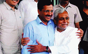 Nitish meets Kejriwal with an eye to boost election prospects