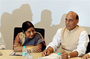 Ceasefire violations by Pak: HM calls meet with EAM, Def Min