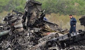 New footage of crashed Malaysia Airlines flight emerges
