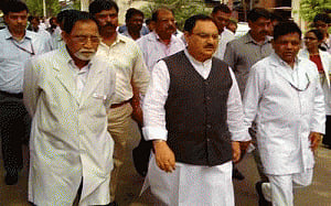 Nadda pays surprise visit to Safdarjung Hospital