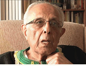France knights veteran freedom fighter Ahmed Kathrada