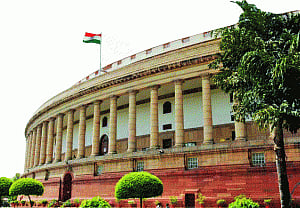 Cong prefers flight as  NDA chooses to fight