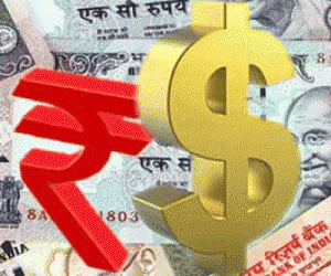 Rupee down 4 paise against dollar in early trade