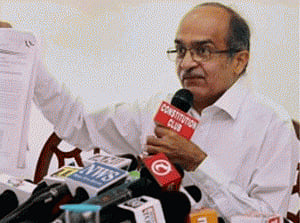 Bhushan sends legal notice to Sisodia
