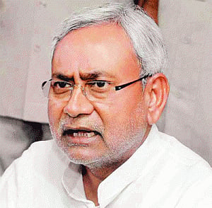 Nitish urges PM to withdraw DNA remarks