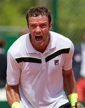 Gabashvili stuns Murray in Washington Open tennis