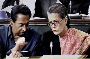 Sushma Swaraj expert in theatrics: Sonia Gandhi