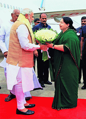 Modi-Jaya bonhomie upsets Opp parties