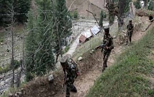 Pak troops fire 120 mm mortar bombs in Poonch