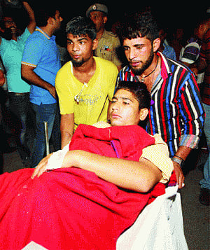 Pak's I-Day gift blood soaked: Shelling kills 5