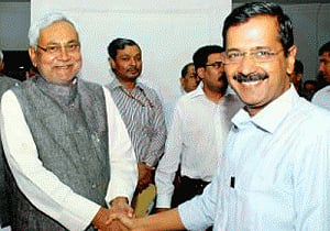 Nitish, Kejriwal target Modi, back each other