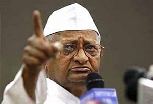 Maha govt steps up security of Anna Hazare