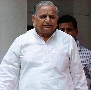 Mulayam Singh revokes expulsion of two Akhilesh proteges