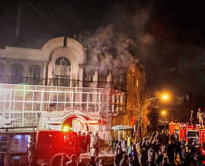 Angry crowds set fire to Saudi embassy in Tehran: news agency