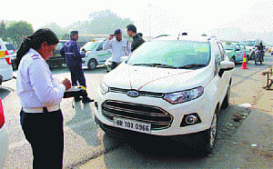 Metro ride, road traffic smooth as Capital espouses pollution cause