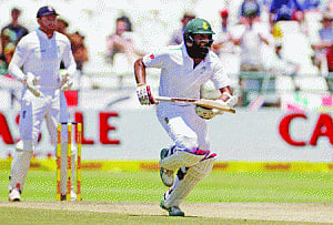 Amla passes baton to AB