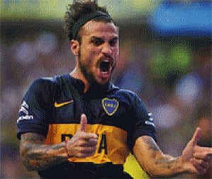 Daniel Osvaldo signs new contract with Boca Juniors