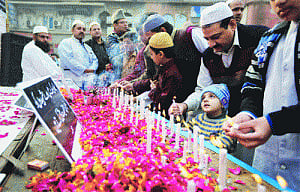 Pak plays napak tricks again!