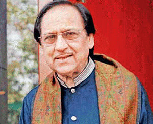 Ghulam Ali pays 'surprise' visit to Mika's concert