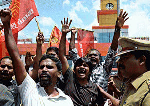 Naam Tamizhar katchi activists held