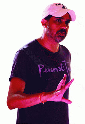 'Akshay's a different person in uniform'