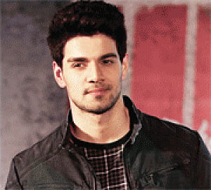 Sooraj Pancholi wins Best Debut Award, thanks fans for support