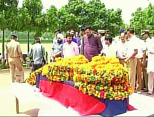 Rs 1cr relief to kin of cop shot dead by snatchers
