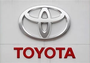 Toyota keeps top global automaker crown,sells 10.15 mn in 2015