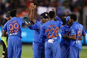 India beat Australia by 27 runs in second T20I, seal series