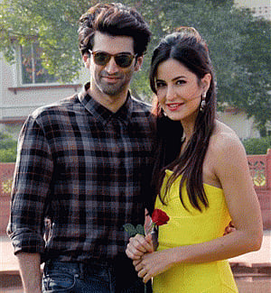 Aditya Roy Kapur gifts Katrina truck full of roses