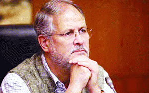 Why Sisodia when we are here? AAP Ministers ask l-G