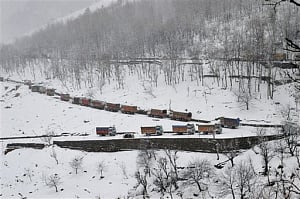 Jammu-Srinagar highway closed after fresh snowfall