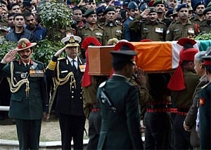 Thousands bid emotional farewell to Siachen braveheart