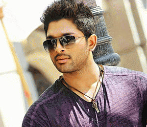 Allu Arjun turns singer for 'Sarainodu'