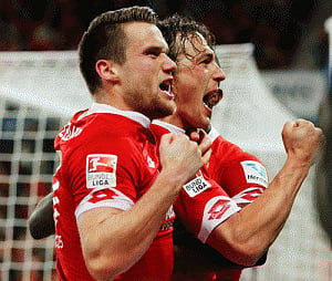Mainz beat Schalke in Bundesliga tie