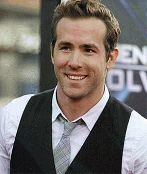 Ryan Reynolds in talks for Mars mission film
