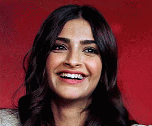 Neerja Bhanot's classmates thank Sonam for bringing her back