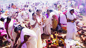 Millions offer Pongala at Women's Sabarimala